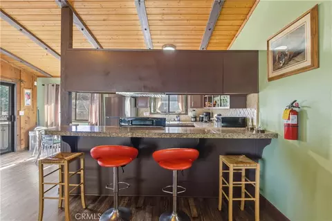Kitchen - 44667 Barton, Sugarloaf, CA 92386 photo 2 of 6