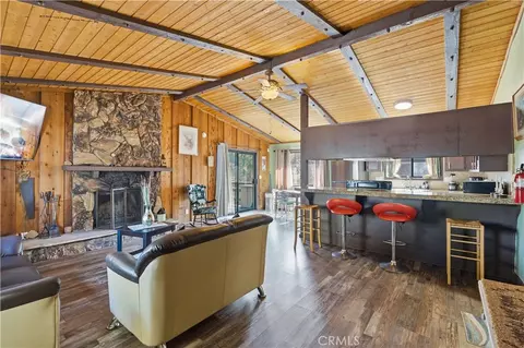 Living - 44667 Barton, Sugarloaf, CA 92386 photo 2 of 3