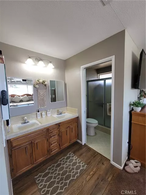 Bath - 21535 Pine Rdg, Apple Valley, CA 92307 photo 2 of 3