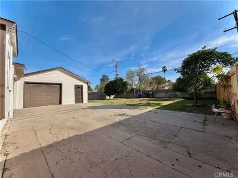 Exterior - 231 E 11th St, San Bernardino, CA 92410 photo 1 of 2