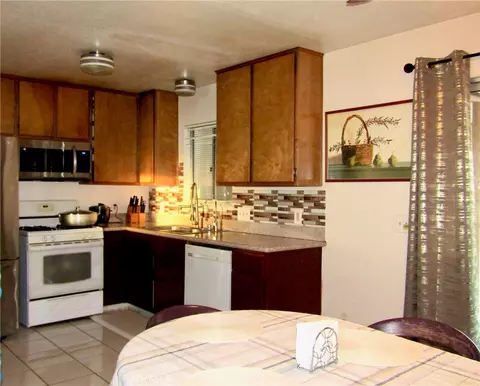 Kitchen - 10687 Maple, Hesperia, CA 92345 photo 1 of 1