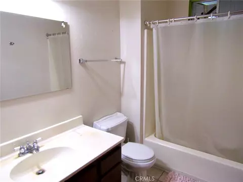 Bath - 10687 Maple, Hesperia, CA 92345 photo 3 of 3