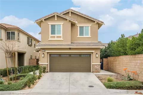 7194 Crescrendo Ln, Fontana, CA 92336