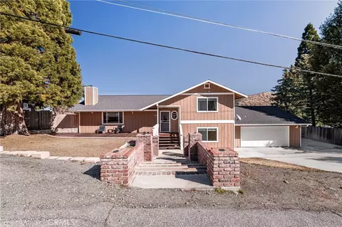 Exterior - 2400 E Canyon Dr, Wrightwood, CA 92397 photo 3 of 15