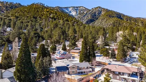 View/Area - 2400 E Canyon Dr, Wrightwood, CA 92397 photo 10 of 11