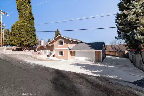 Exterior - 2400 E Canyon Dr, Wrightwood, CA 92397 photo 4 of 15