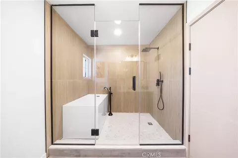 Bath - 934 E Rose Ave, Orange, CA 92867 photo 6 of 6