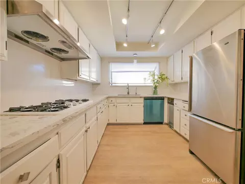 Kitchen - 747 Fairview Ave #A, Arcadia, CA 91007 photo 5 of 6