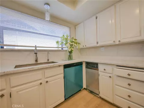 Kitchen - 747 Fairview Ave #A, Arcadia, CA 91007 photo 3 of 6