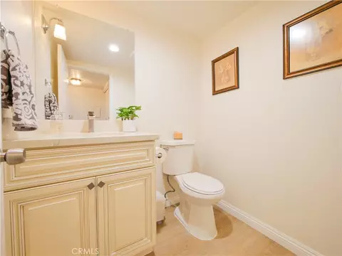 Bath - 747 Fairview Ave #A, Arcadia, CA 91007 photo 1 of 3