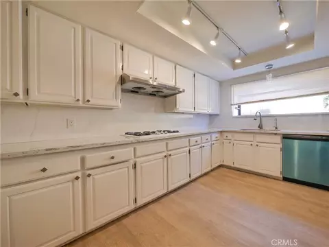 Kitchen - 747 Fairview Ave #A, Arcadia, CA 91007 photo 4 of 6
