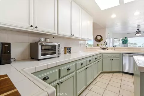 Kitchen - 7330 Smoke Tree, Phelan, CA 92371 photo 6 of 6