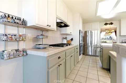 Kitchen - 7330 Smoke Tree, Phelan, CA 92371 photo 3 of 6