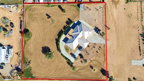 View/Area - 7330 Smoke Tree, Phelan, CA 92371 photo 2 of 7