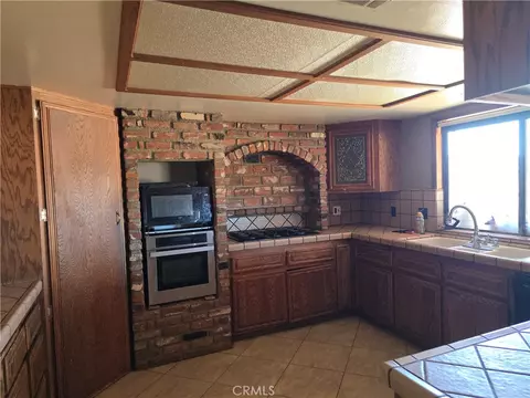 Kitchen - 15111 Cheyenne, Apple Valley, CA 92307 photo 1 of 1