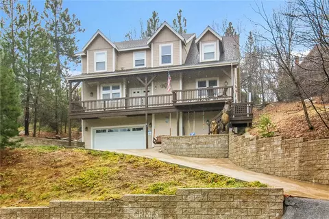 28301 Bern Ln, Lake Arrowhead, CA 92352