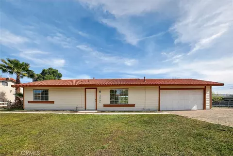 12490 Wolverine Cir, Moreno Valley, CA 92555