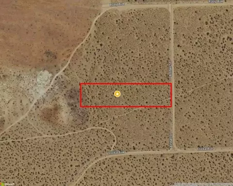 142 Amber St, Mojave, CA 93501