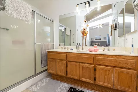 Bath - 26592 Braddock Rd, Menifee, CA 92586 photo 1 of 2