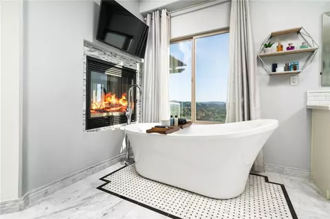Bath - 388 Conifer Rd, Glendora, CA 91741 photo 5 of 10