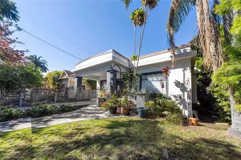 913 Walnut Ave, Long Beach, CA 90813