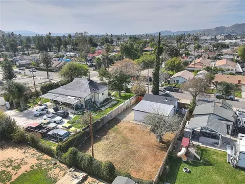 View/Area - 4472 Forest St, Riverside, CA 92507 photo 1 of 2