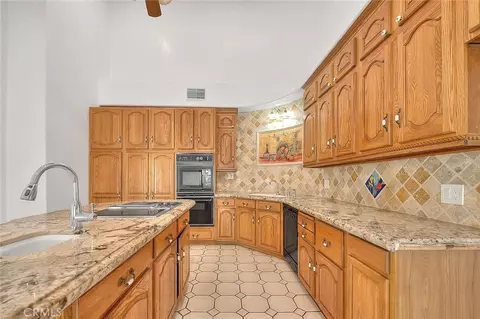 Kitchen - 9828 Flying Mane, Rancho Cucamonga, CA 91737 photo 5 of 11