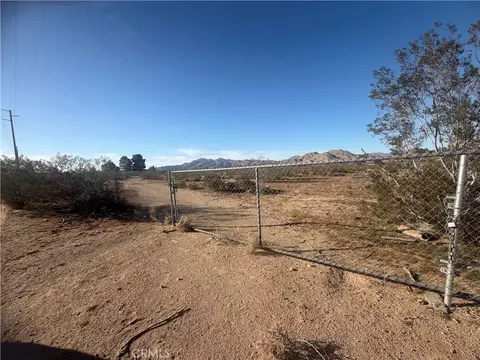 31020 Pawnee Rd, Lucerne Valley, CA 92356