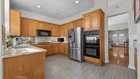 Kitchen - 1671 Dominguez Ranch Rd, Corona, CA 92882 photo 2 of 3
