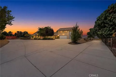 7854 Oak Hills Rd, Oak Hills, CA 92344
