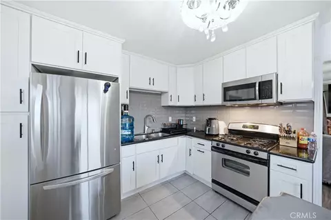 Kitchen - 307 S Locust Ave, Compton, CA 90221 photo 4 of 4