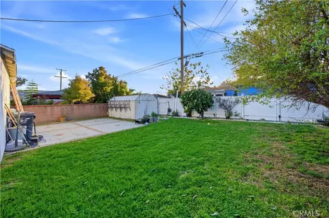 Exterior - 307 S Locust Ave, Compton, CA 90221 photo 5 of 8