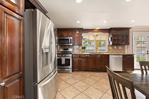 Kitchen - 1027 Eclipse, Ontario, CA 91762 photo 2 of 5
