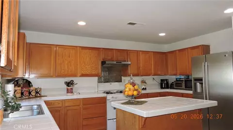 Kitchen - 1855 Old Baldy, Upland, CA 91784 photo 1 of 3