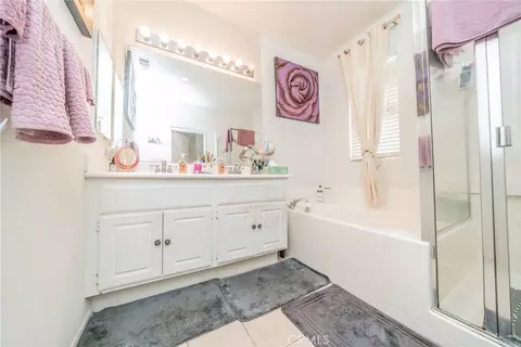 Bath - 855 Browning Ct, San Jacinto, CA 92583 photo 1 of 2