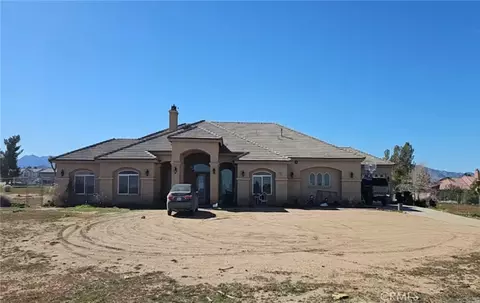 7677 Mono Rd, Phelan, CA 92371