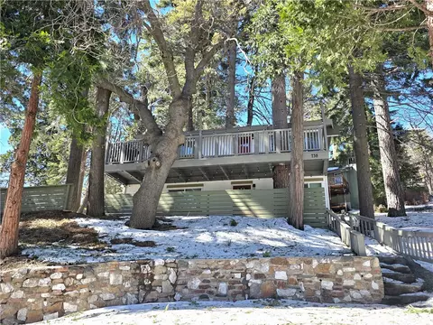 738 W Victoria Ct, Lake Arrowhead, CA 92352