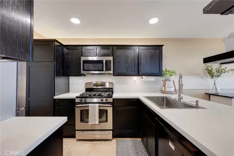 Kitchen - 1553 Corte Santana, Upland, CA 91786 photo 3 of 5