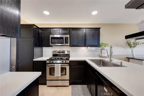 Kitchen - 1553 Corte Santana, Upland, CA 91786 photo 3 of 5