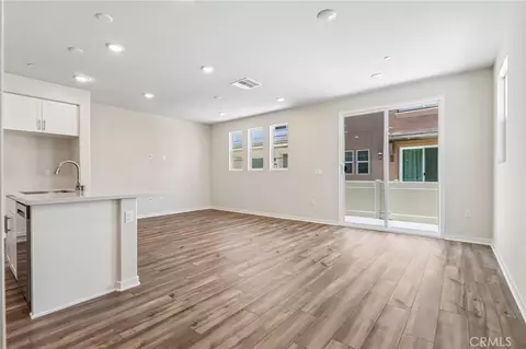 9187 Waverly Ln, Riverside, CA 92503 photo 7
