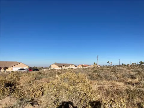 2 White Fox Trl, Phelan, CA 92371