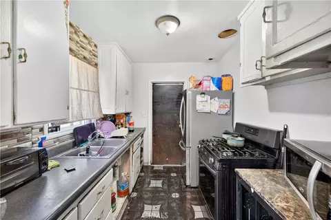 Entry Way - 705 S Thorson Ave, Compton, CA 90221 photo 1 of 1