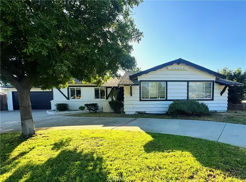 1515 Mural Dr, Claremont, CA 91711