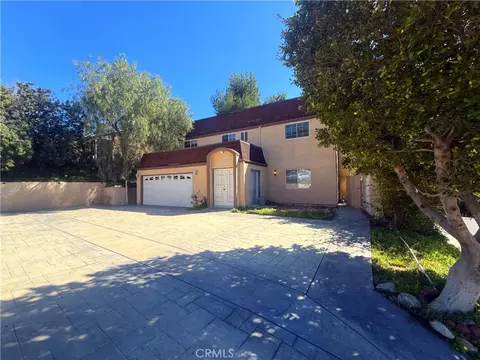 13466 Almetz St, Sylmar, CA 91342