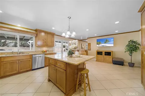 Kitchen - 1193 W 13th St, Upland, CA 91786 photo 5 of 7