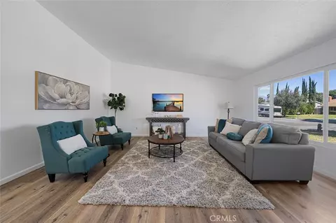 Living - 917 Renee, Redlands, CA 92374 photo 2 of 5