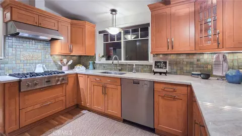 Kitchen - 11064 Plainview, Tujunga, CA 91042 photo 1 of 4