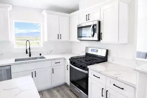 3749 South St, Phelan, CA 92371 photo 2