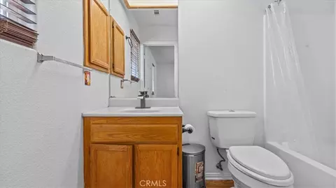 Bath - 11545 Kiowa, Apple Valley, CA 92308 photo 1 of 2