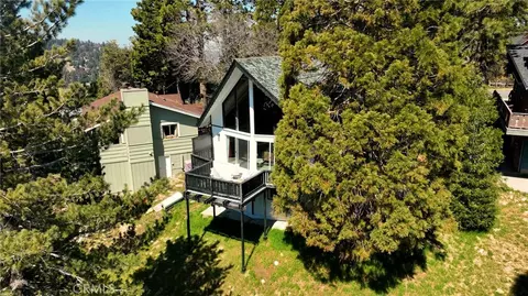24833 Matterhorn Ct, Crestline, CA 92325
